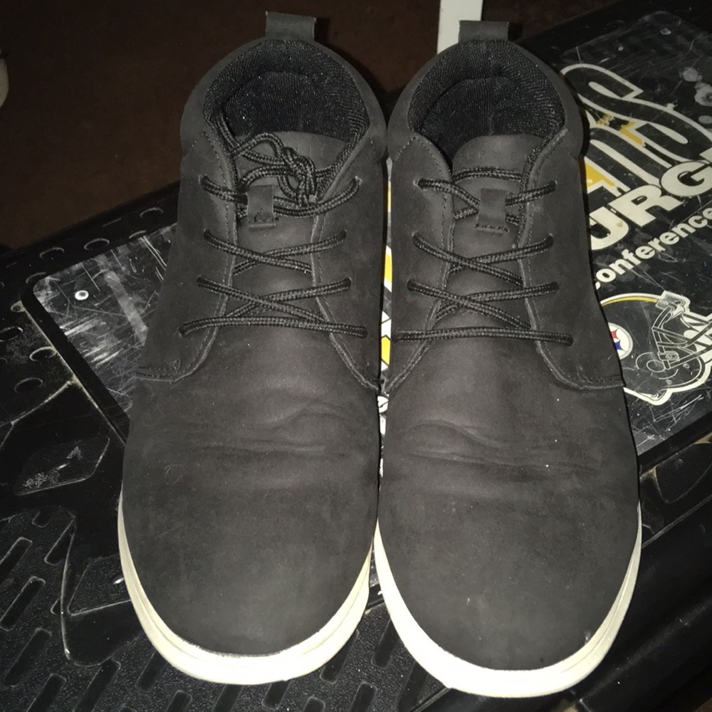 Perry Ellis shoes - black high tops - size 8